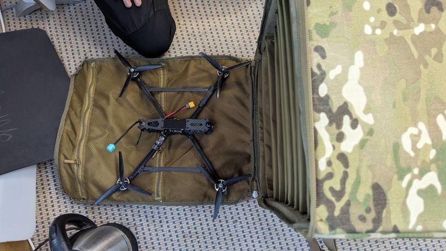 Рюкзак для дронів FPV на 9 шт, розмір квадрокоптера ФПВ 10 дюймів з пропелерами, каркасний, Bounce ar. 04124-42 04124-42 фото